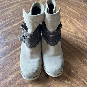 Bed Stu Awaken Ankle Booties Suede Heeled Size 9.5 Women READ Beige